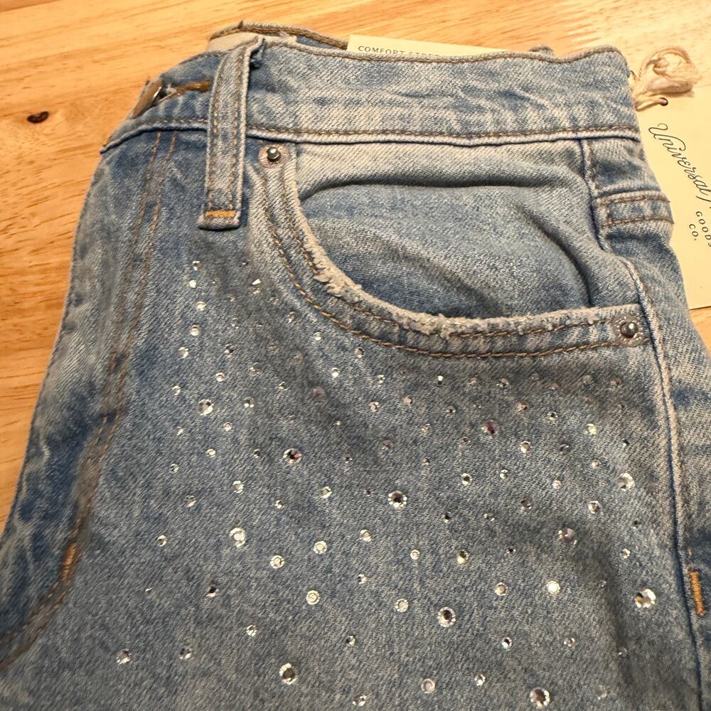 Universal Thread Women's Light Wash Embellished 9… - image 4